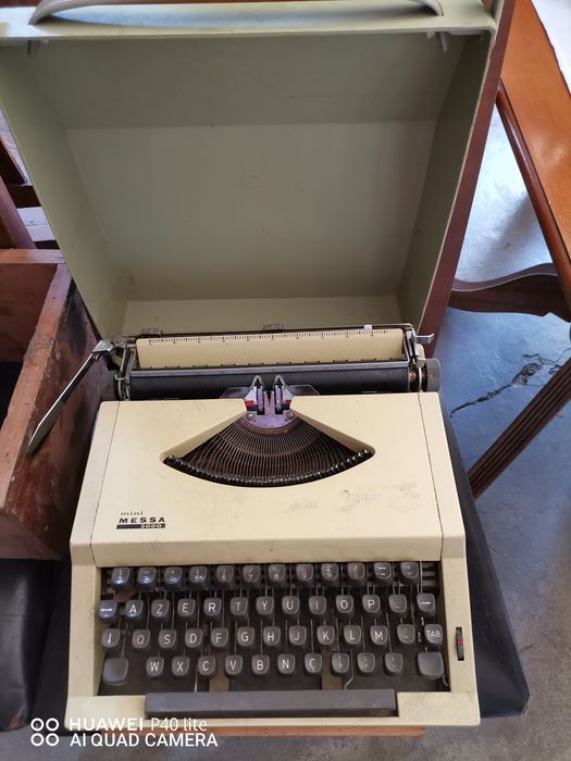 Máquina de escrever antiga