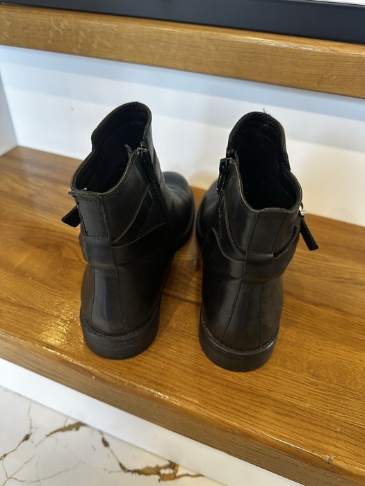 Черевики, чоботи