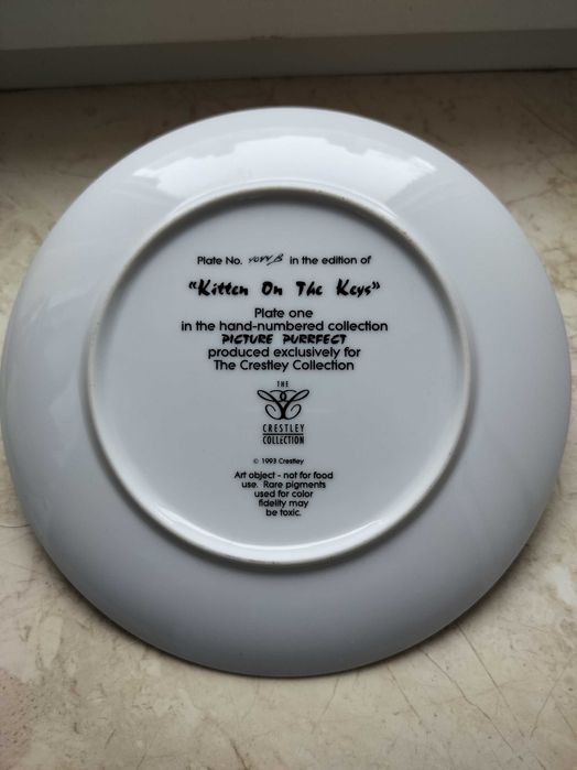 Тарілка декоративна "Кошеня на клавішах" 20 см