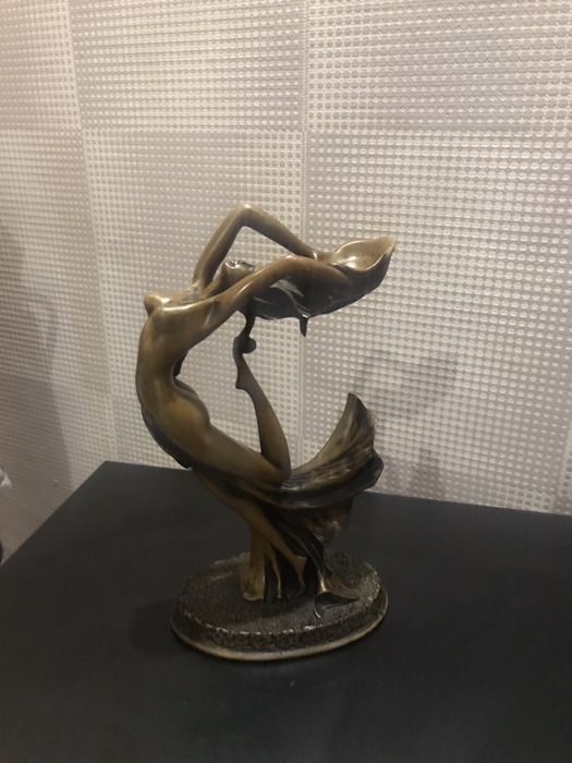 Статуэтки Посуда