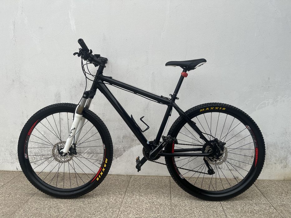 BTT 27,5” com grupo completo Shimano SLX (2x11, travões e pedaleira)