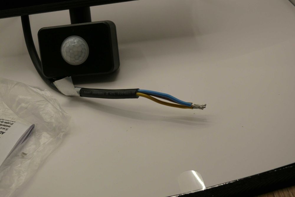 Projetor com sensor de movimento