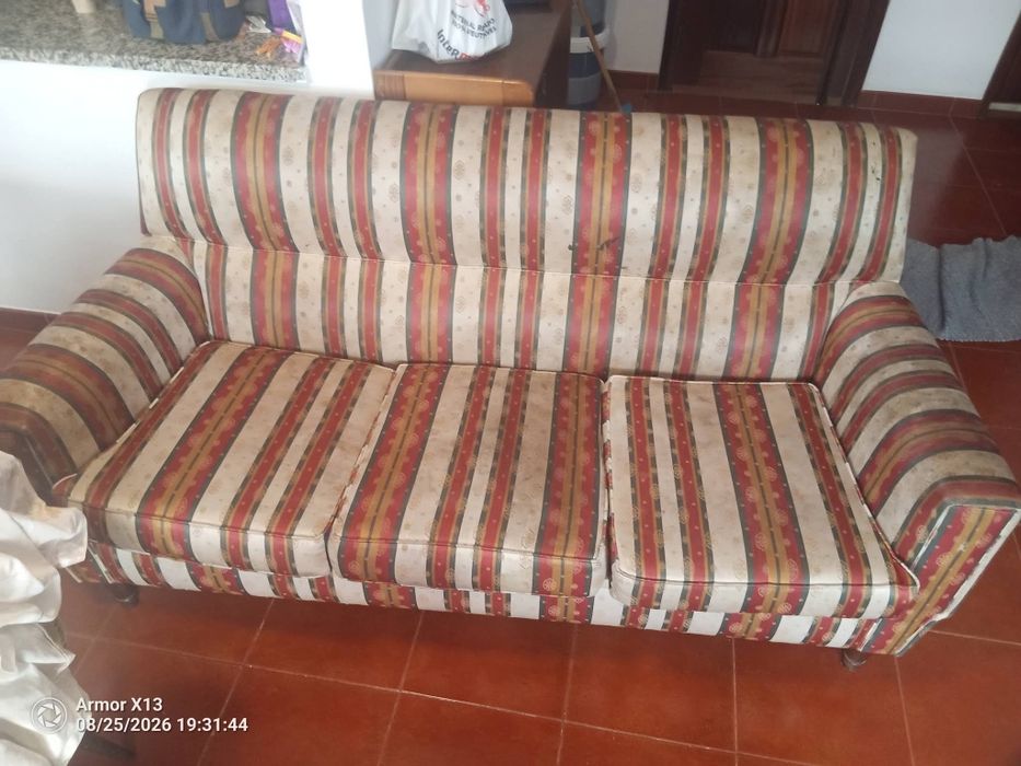 Vendo 3 sofás...
