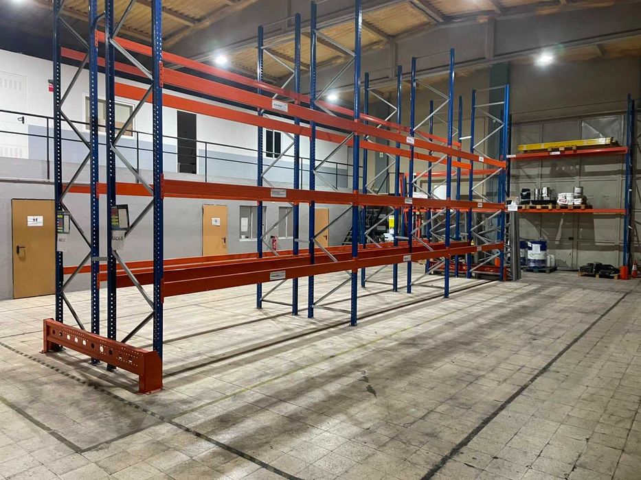 Vende-se Estantes Industriais Metálicas