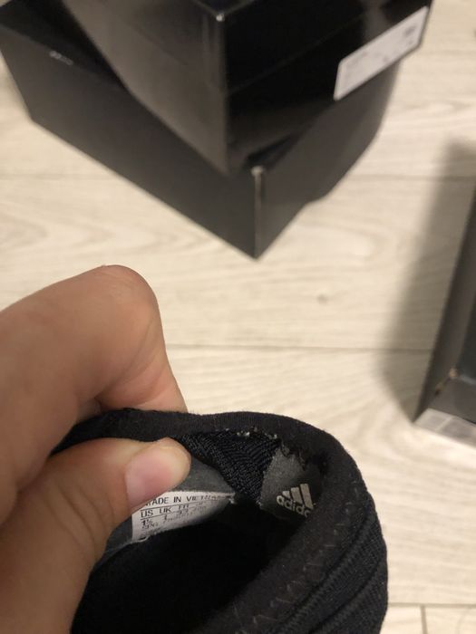 Футзалки adidas.