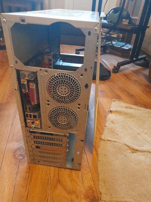Компьютер с двухядерным AMD Athon 64×2 Dual (материнска плата - НЕ раб
