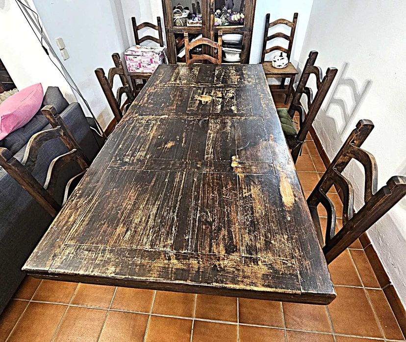 Mesa de jantar em madeira maciça + 8 cadeiras — 2 metros
