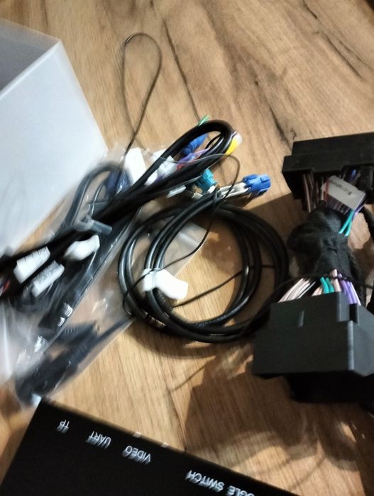 CarPlay & Android Auto – moduł Smart Multimedia Box do