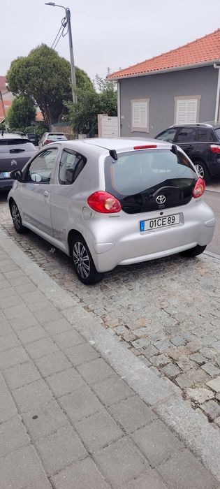 Toyota Aygo impecável