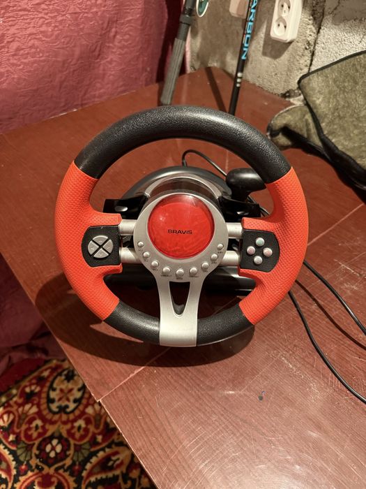 Продам игровой руль bravis