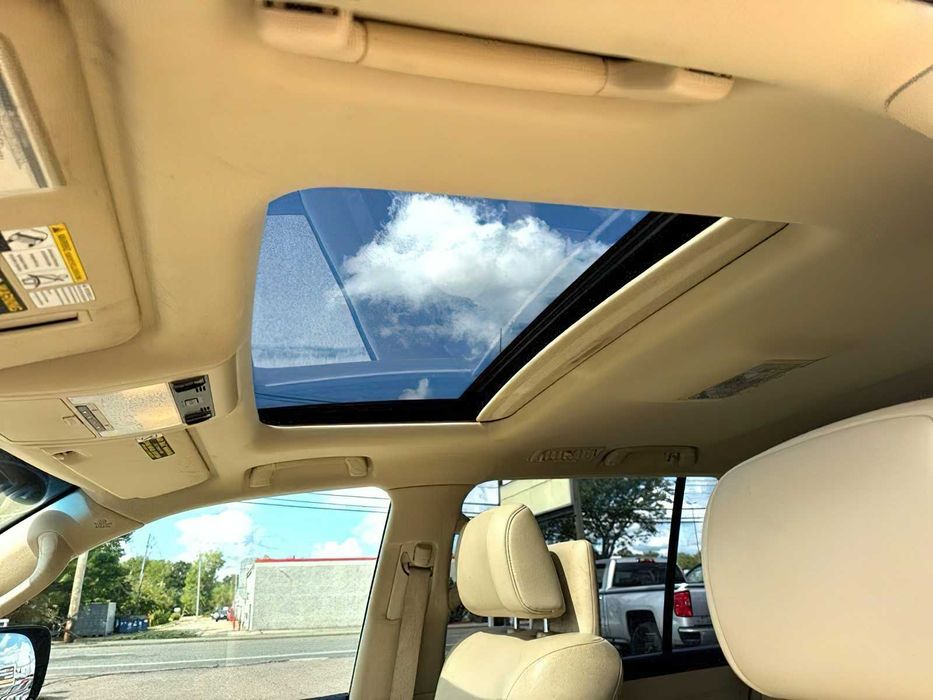 Lexus LX 570      2014