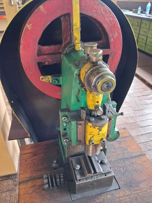 Prasa mimośrodowa