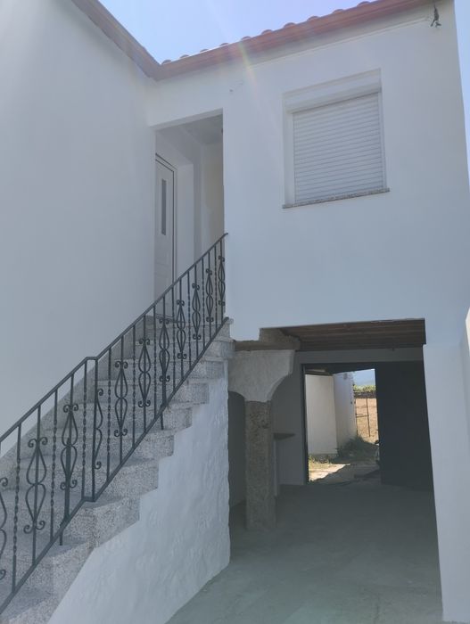 Casa para alugar  T3 com terreno e garagem