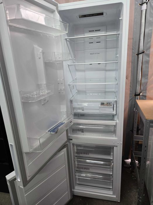 Janki, ul. Wspólna 6 Lodówka Midea MDRB489FGE01OE