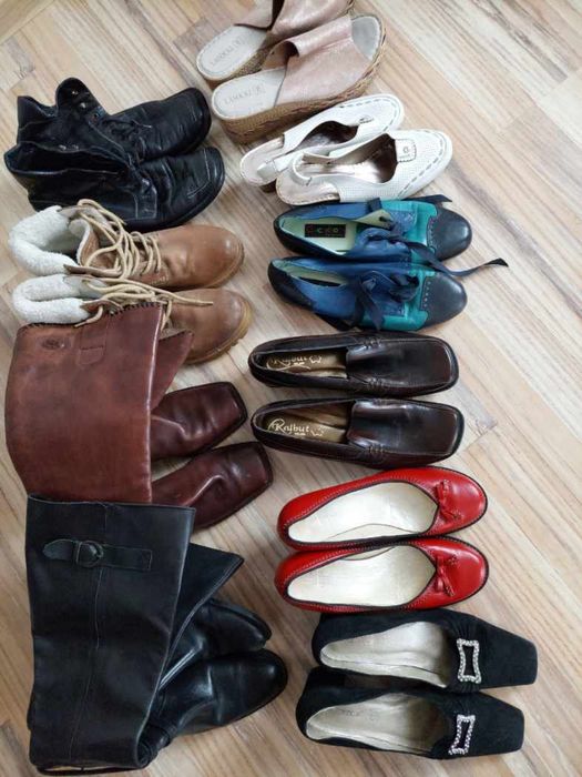 Sprzedam różne buty w dobrym stanie.
