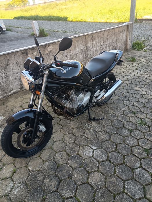 Vendo mota Yamaha xj 600em ótimo estada com peneus novos e bem estimada
