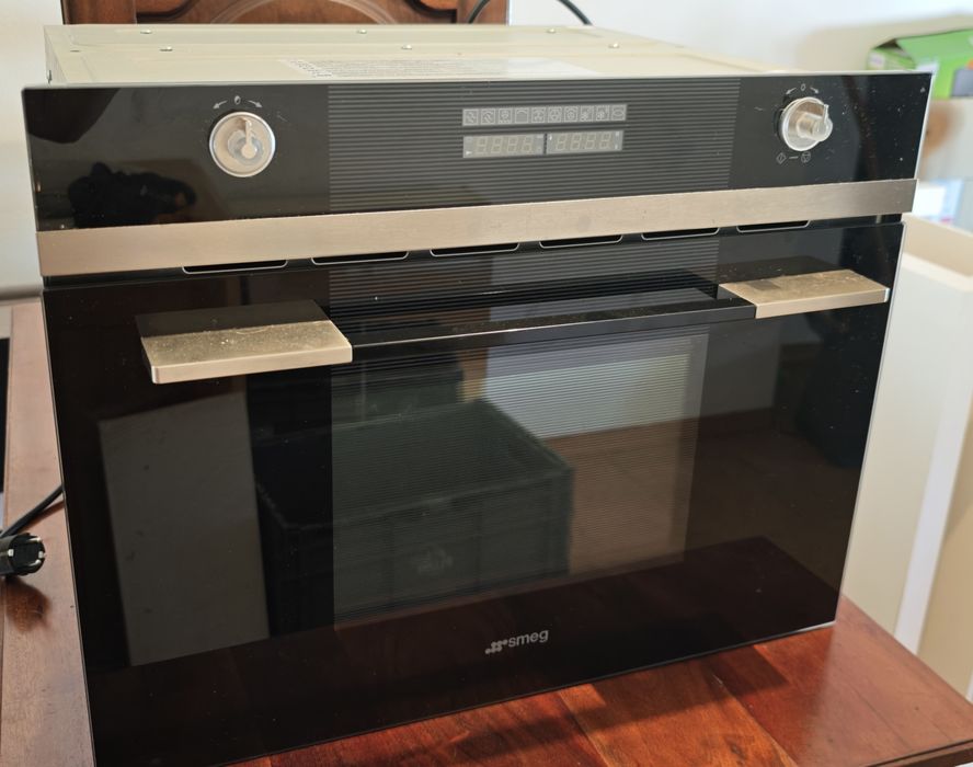 MICROONDAS SMEG Modelo- sc45mcne2
