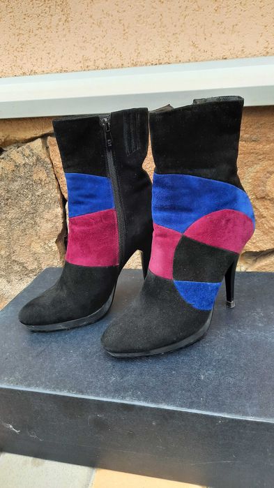 Класнючі стильні чобітки із натуральної замші