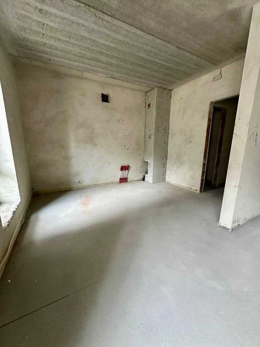 Простора 2-кім квартира в ЖК Долішній