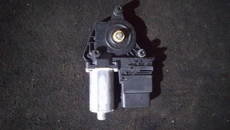 Motor Do Elevador Porta T.D Volkswagen Passat Variant (3B5)