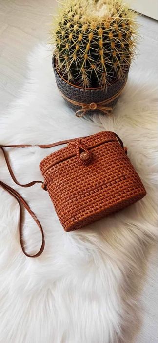 Mango. Koszyczek, torebka na ramię.