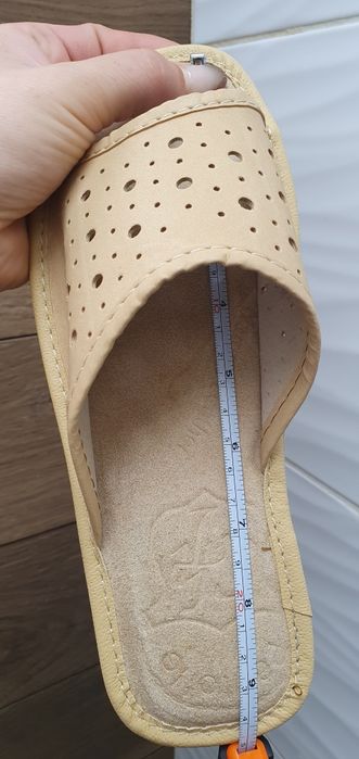 Kapcie laczki 38 pantofle skórzane beżowe miękkie 37,39 40