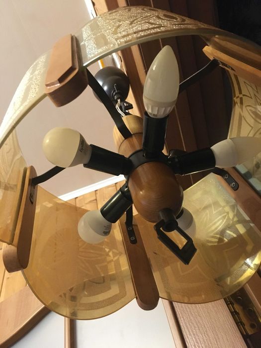 Люстра потолочна на 5 лампочок