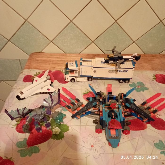 Продам lego nexo knight и lego city police грузовик