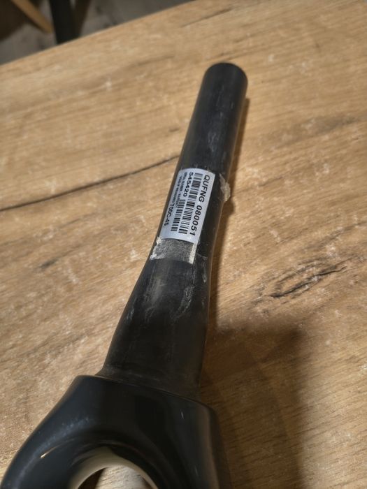 Widelec szosowy Carbon