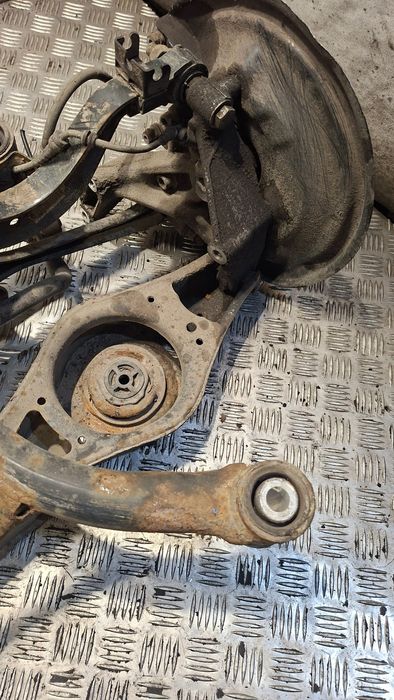 Belka Zawieszenia Tył Vw Passat B7