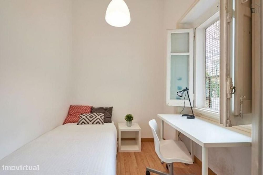 Quarto - localizado em Alameda Lisbon