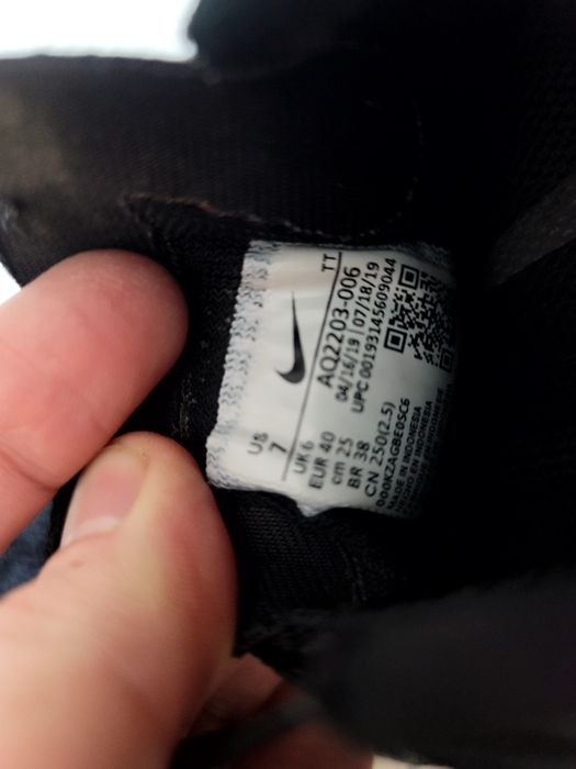 Продам фірмові кросівки Nike Air Zoom Pegasus 36