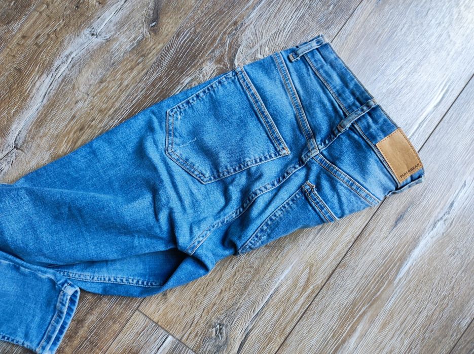 Spodnie jeansowe pull&bear