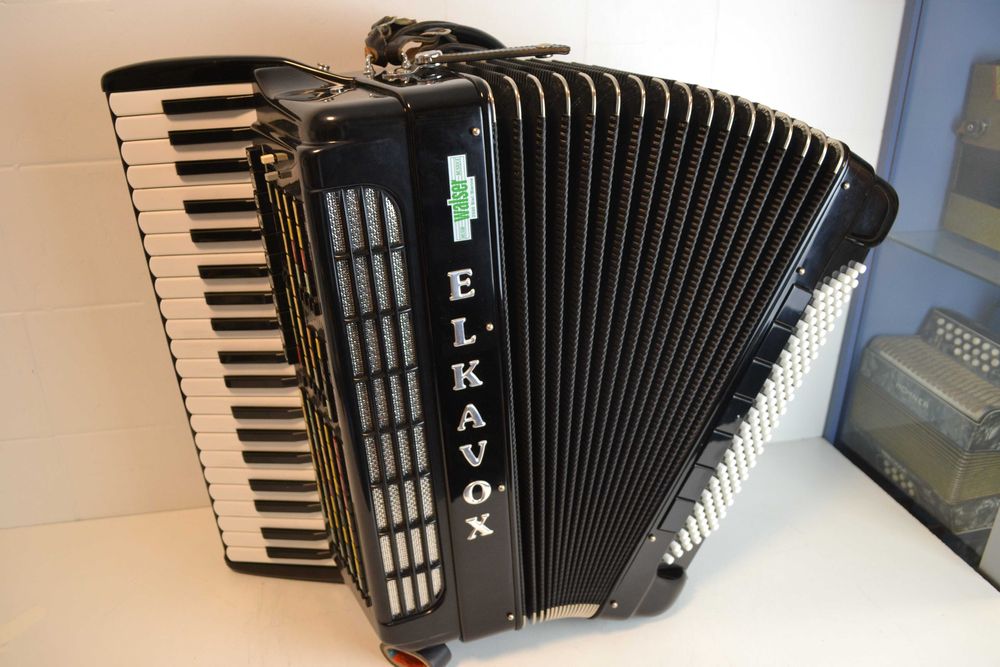Acordeao Elkavox 4 Voz Com Sistema Midi, N . 131