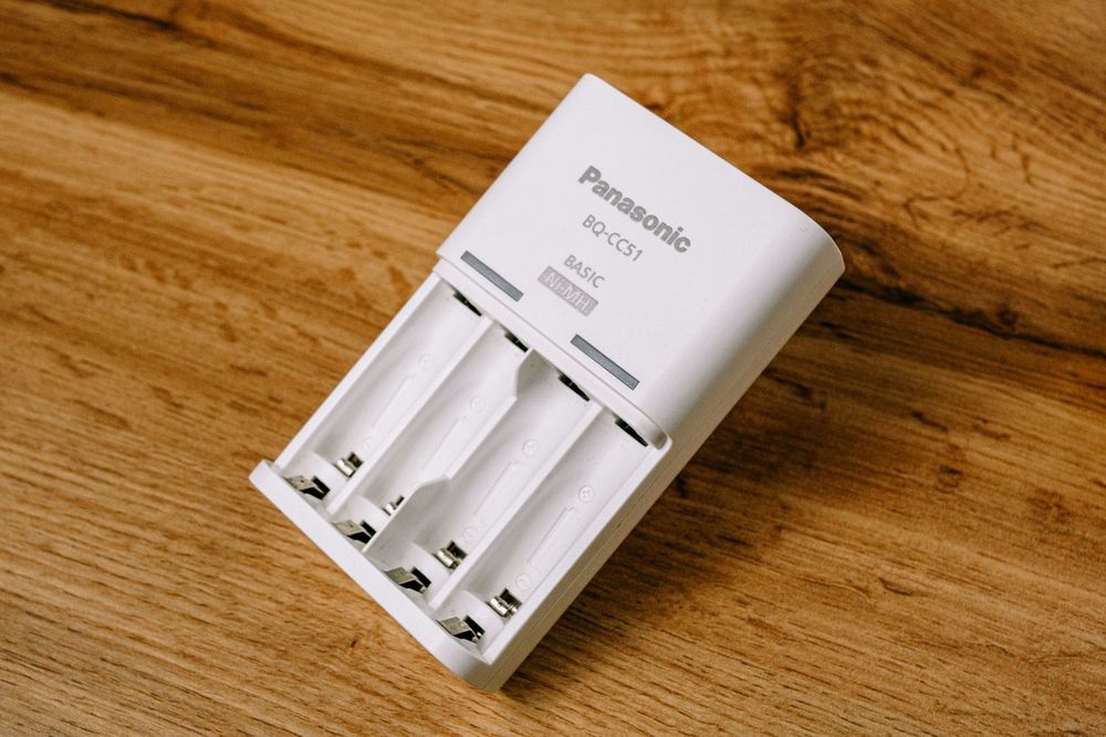 Зарядний пристрій для AA/AAA акумуляторів Panasonic Eneloop BQ-CC51