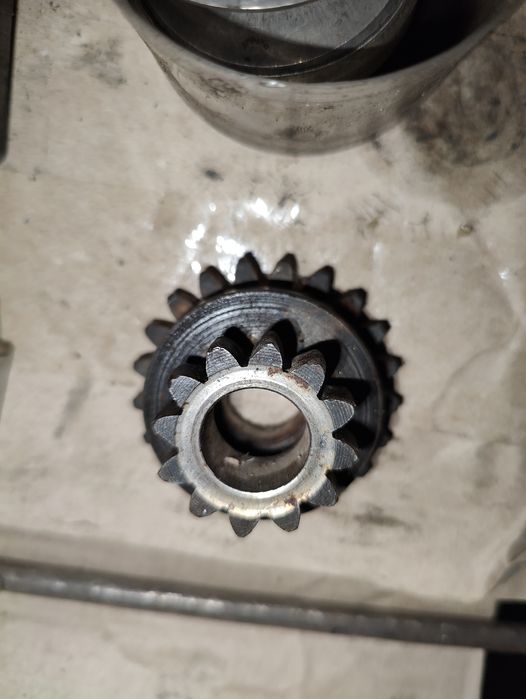 Вал коробки передач первічний, вторичний МТ Дніпро