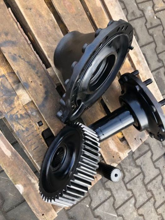 zwolnica piasta przedniego mostu harwestera john deere 1170