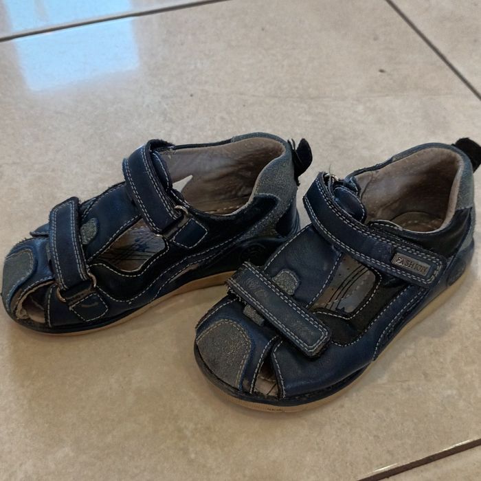 Дитячі  босоніжки