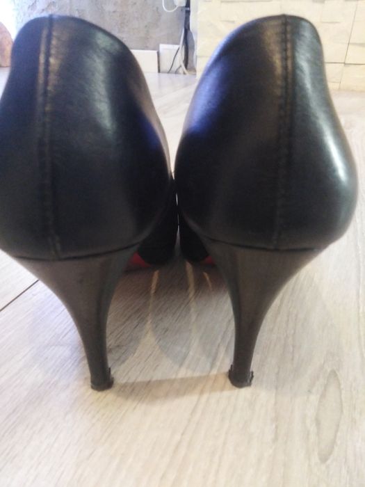 Czarne szpilki SALA rozm 39