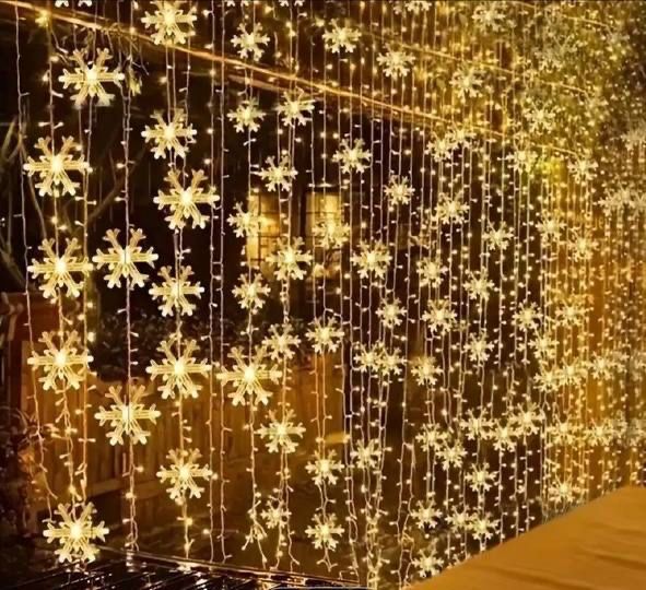 LED-гирлянда «Снежный Дождь» — праздничная подсветка без розетки