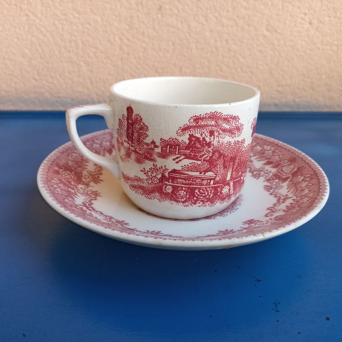 Chávena almocadeira Sacavém motivo Estátua cor de rosa