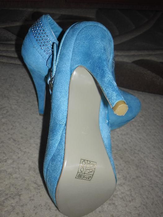 nowe półbuty na obcasie 39