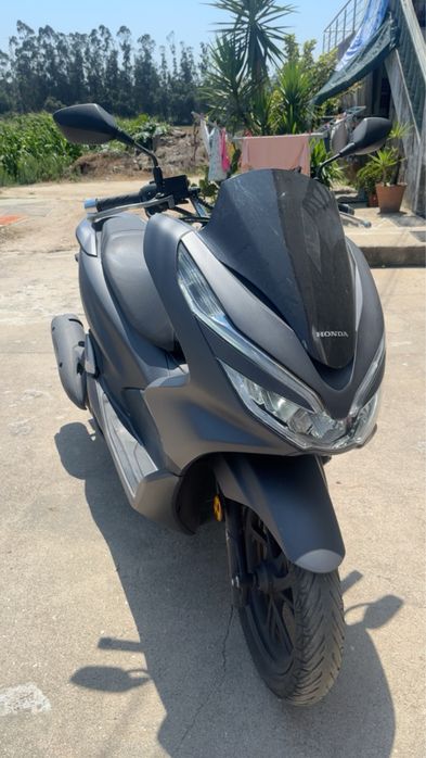 Vendo pcx com 20mil km