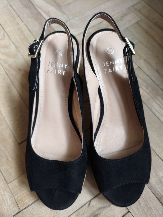 Sprzedam buty na grubym obcasie 35 Jenny Fairy CCC