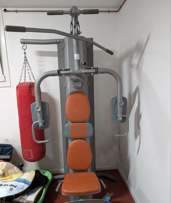 Multifunções 90Kg com prensa de pernas