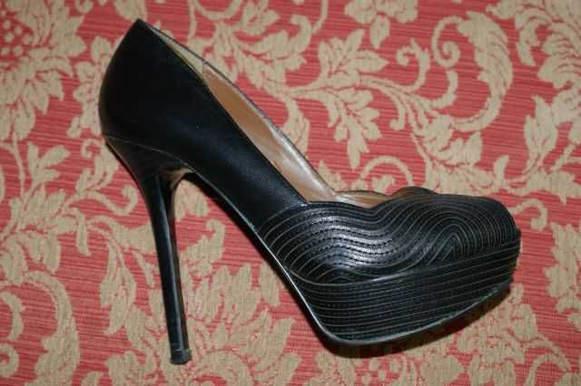 Szpilki ze skóry buty na obcasie 36 Zara czarne platforma na wesele