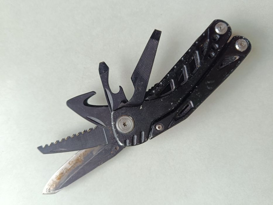 narzędzie wielofunkcyjne scyzoryk MULTITOOL 7w1
