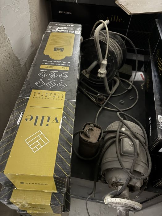 Ламінат золотий  дуб ялинкою