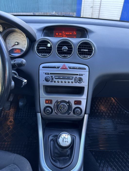 Peugeot 308 SW 2009 для військових