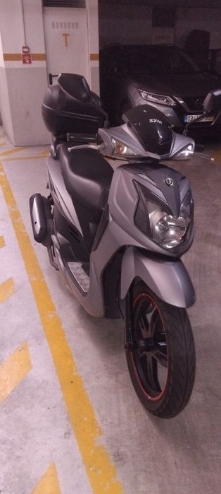 Scooter Sym  125